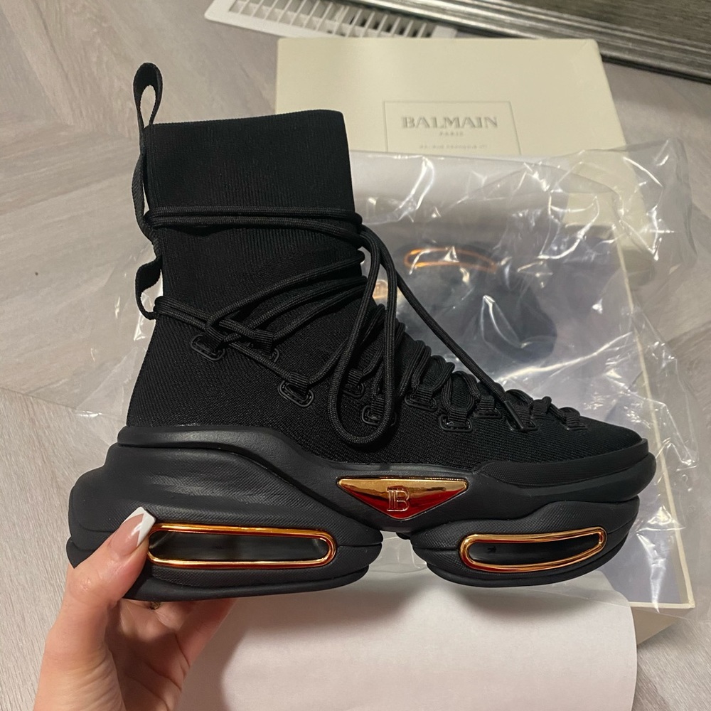 STUNNING HIGH SNEAKER MONOGRAM B-BOLD